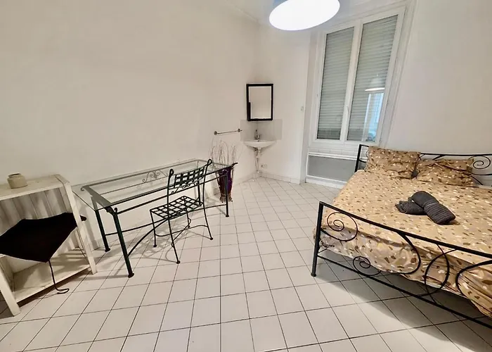 דירה Large 2-bedroom Large Living With Parking Near Train Station And Downtown