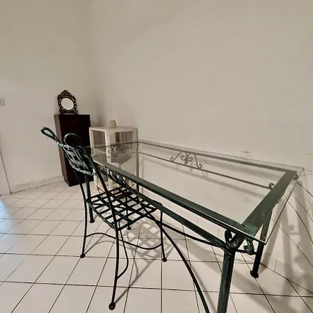 Large 2-bedroom Large Living With Parking Near Train Station And Downtown