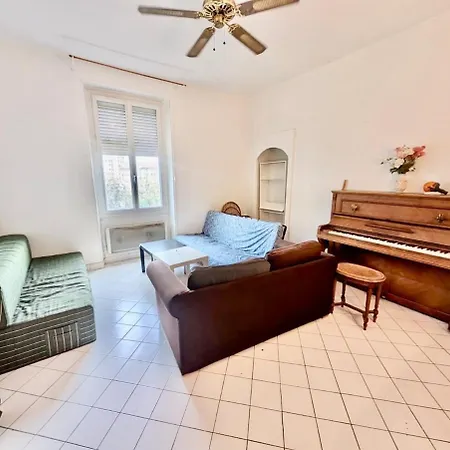 Large 2-bedroom Large Living With Parking Near Train Station And Downtown *