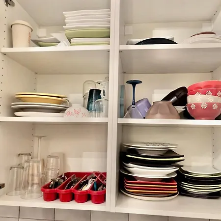 Large 2-bedroom Large Living With Parking Near Train Station And Downtown Apartament