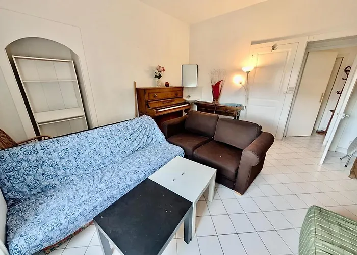 Large 2-bedroom Large Living With Parking Near Train Station And Downtown